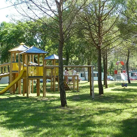 Aldeamento Turístico Mobilehome In Grado 53450 *